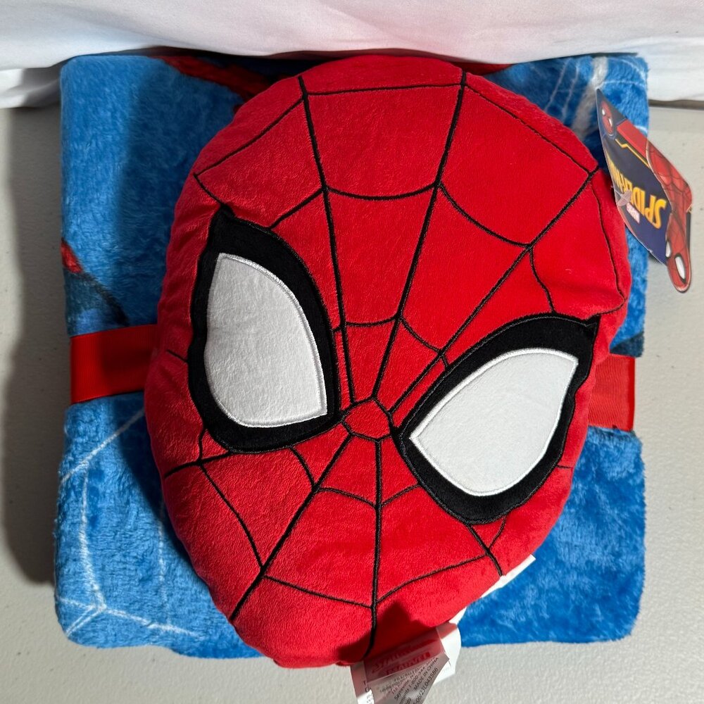 Nogginz Spiderman Pillow & Travel Blanket Set